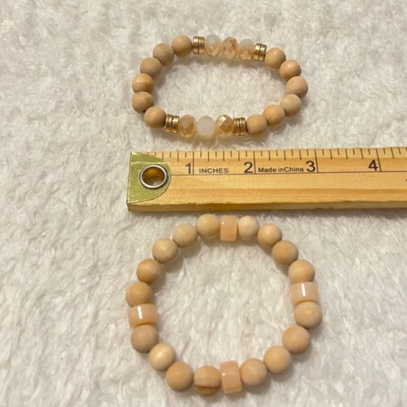 Lot of 2 Wood Beads & Faceted Beads With Gold Tone Spacers Elastic Bracelets - Picture 4 of 4